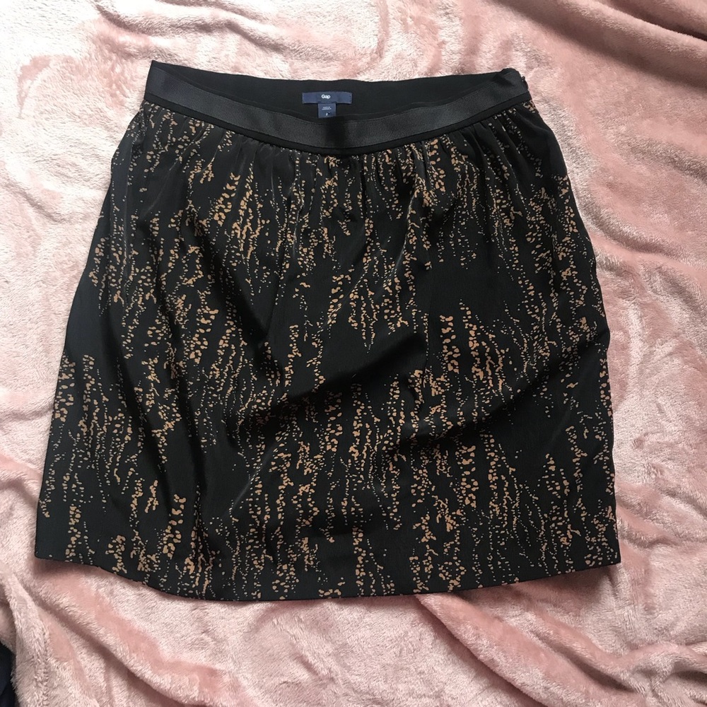GAP brown and black skirt